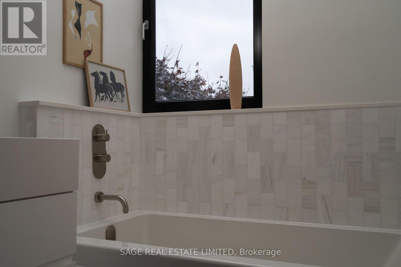 110b Palmerston Avenue, Toronto (trinity-bellwoods), Ontario