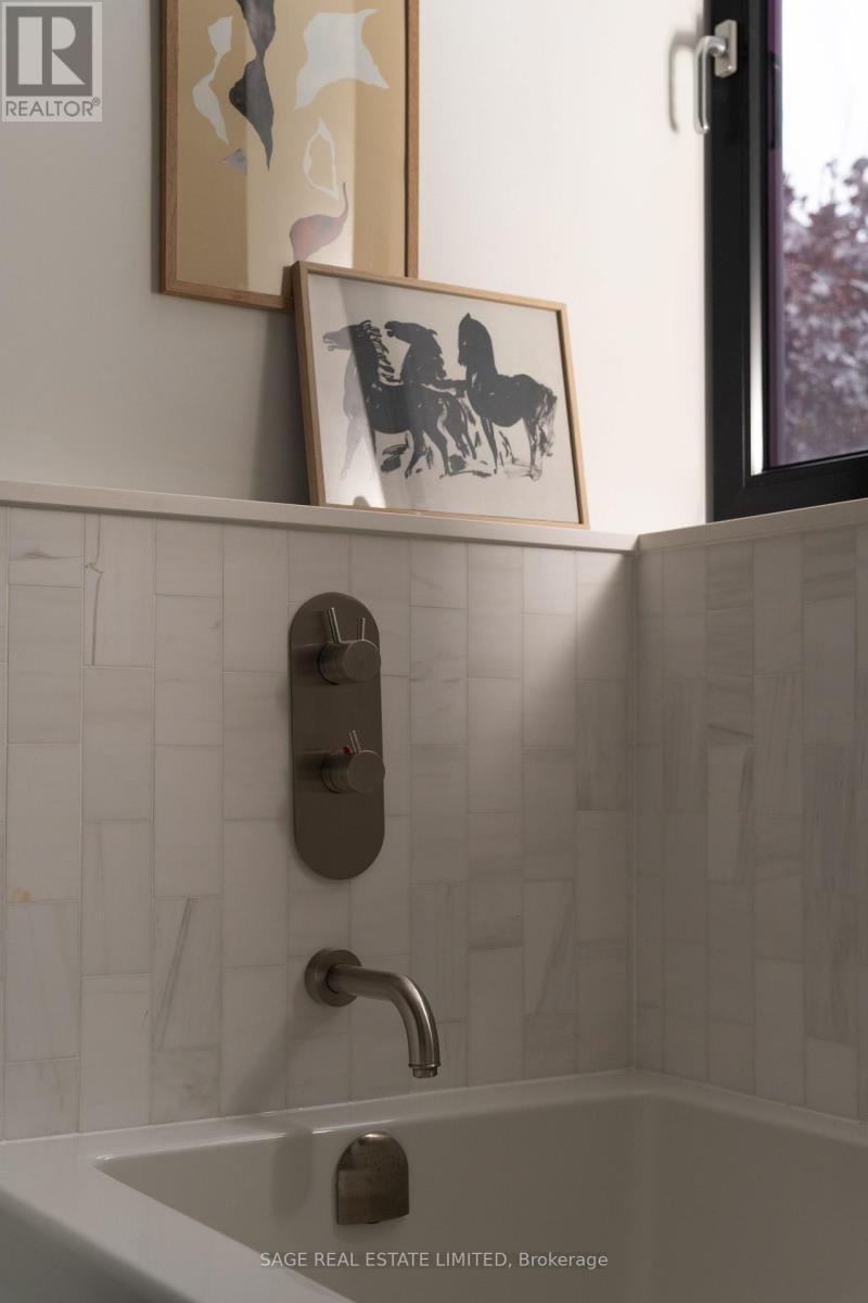 110b Palmerston Avenue, Toronto (trinity-bellwoods), Ontario