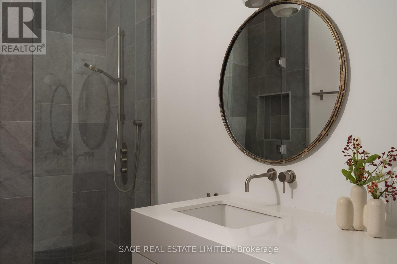 110b Palmerston Avenue, Toronto (trinity-bellwoods), Ontario