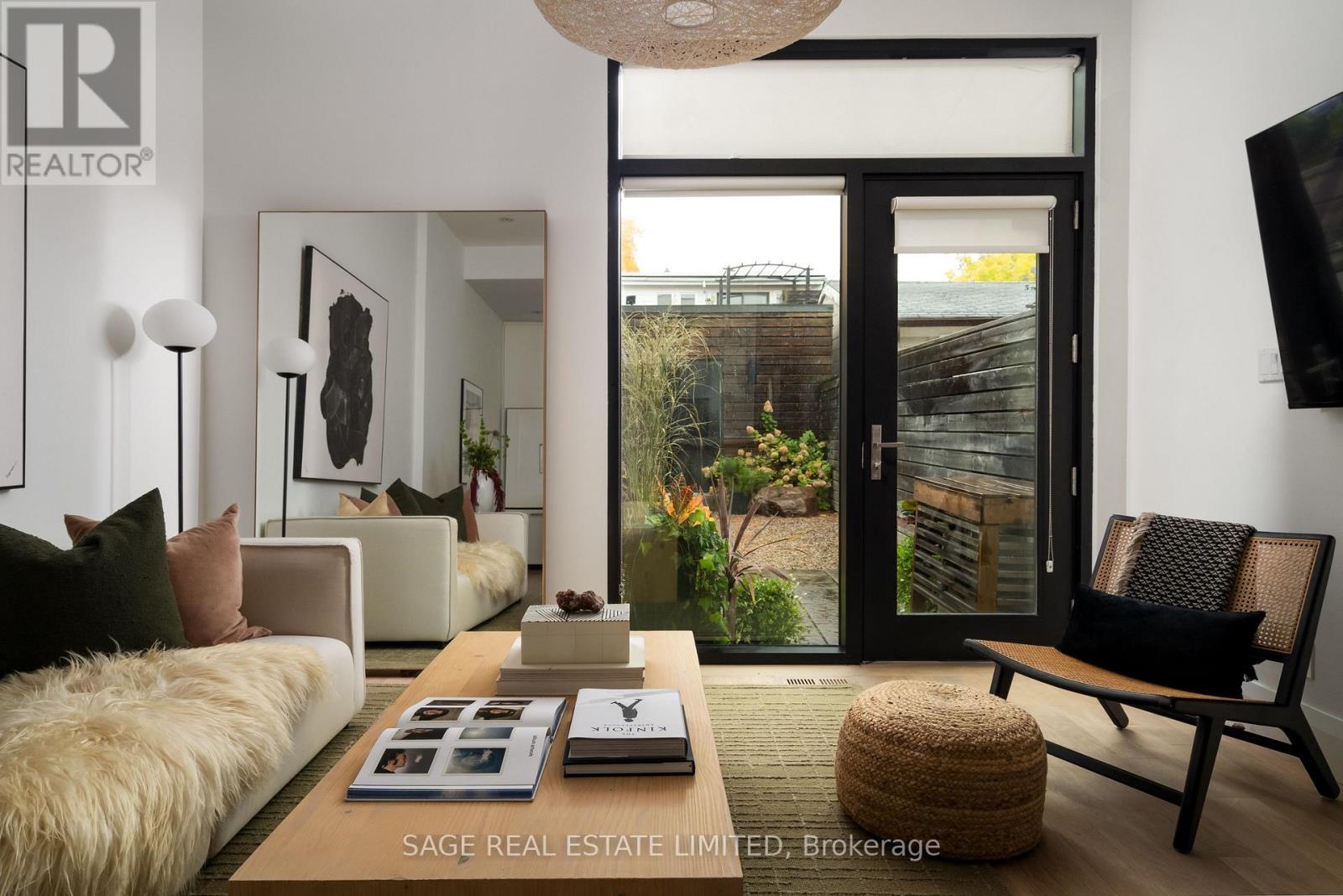 110b Palmerston Avenue, Toronto (trinity-bellwoods), Ontario