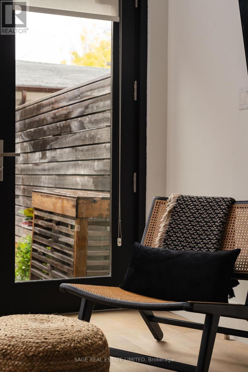 110b Palmerston Avenue, Toronto (trinity-bellwoods), Ontario