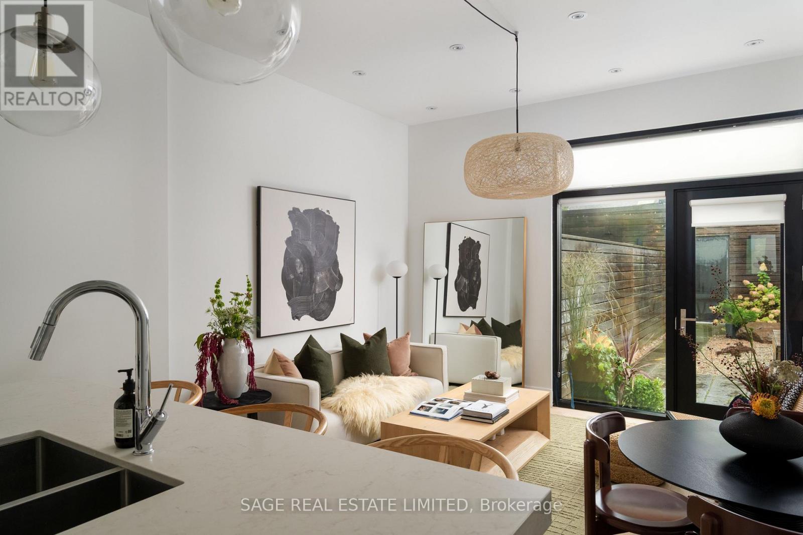 110b Palmerston Avenue, Toronto (trinity-bellwoods), Ontario