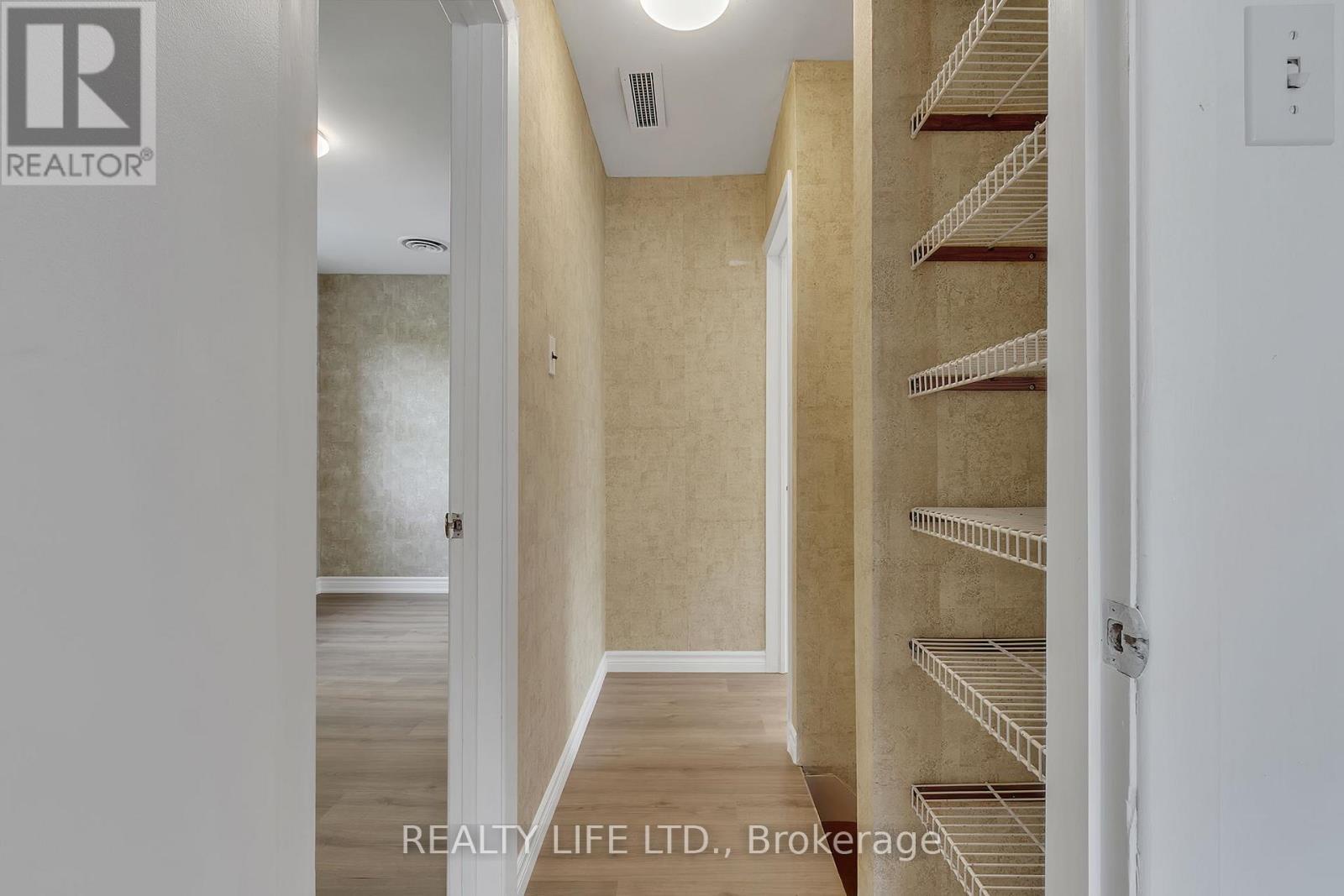 48 Bonnyview Drive, Toronto (stonegate-queensway), Ontario