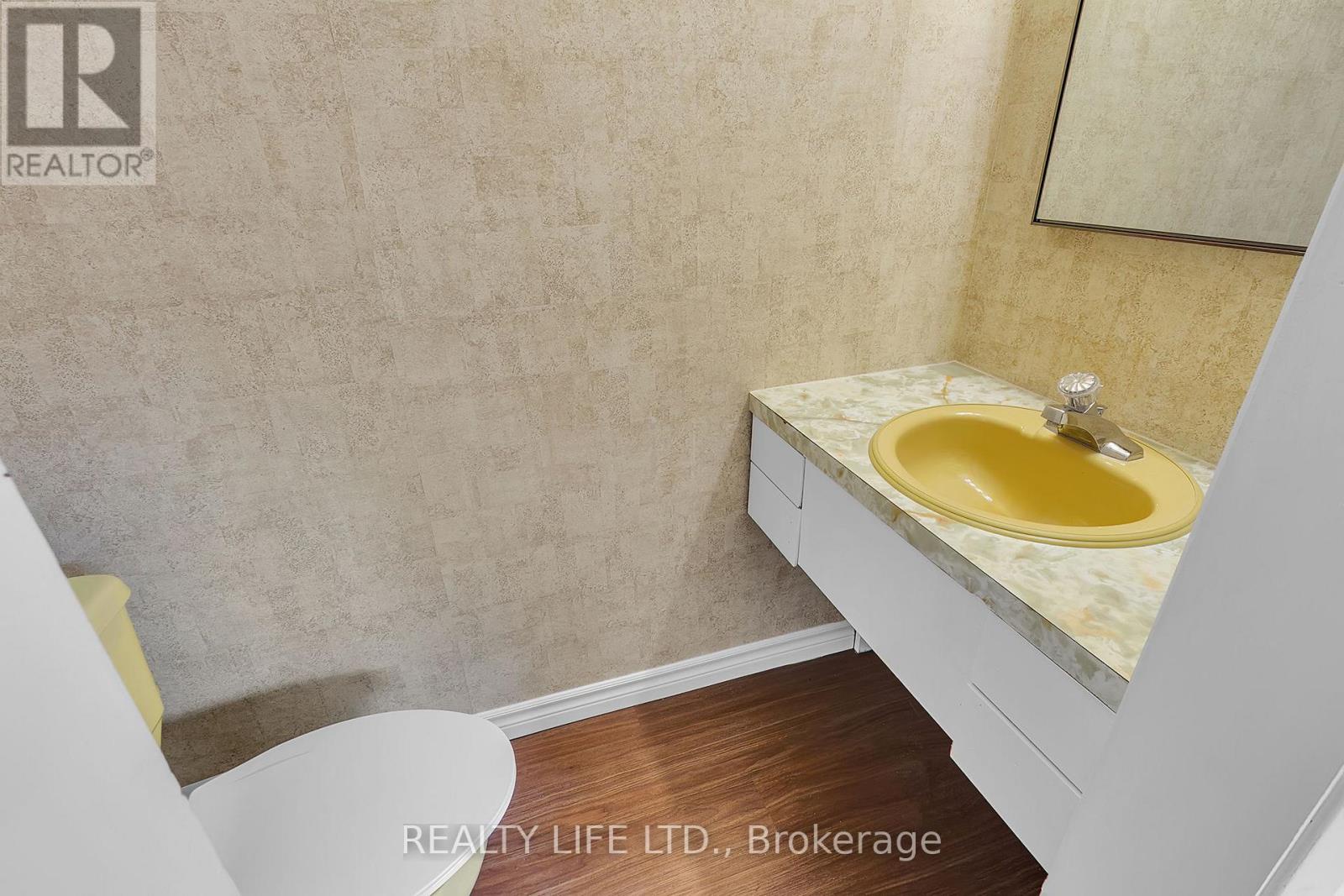 48 Bonnyview Drive, Toronto (stonegate-queensway), Ontario