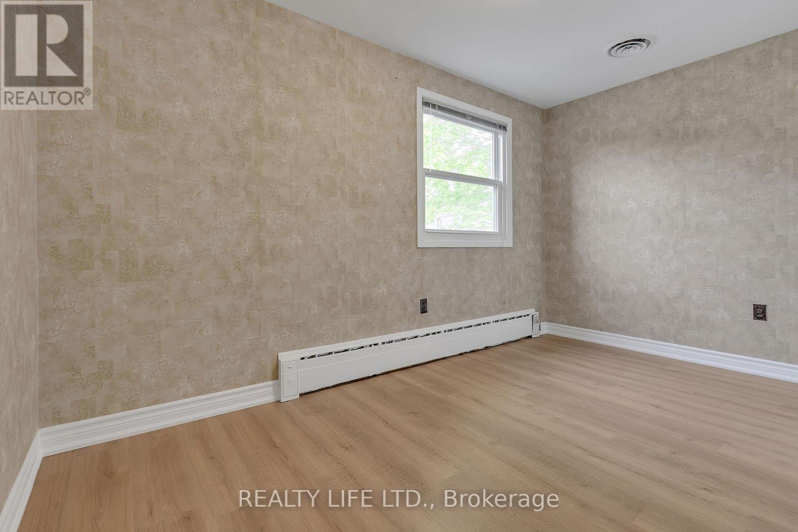 48 Bonnyview Drive, Toronto (stonegate-queensway), Ontario