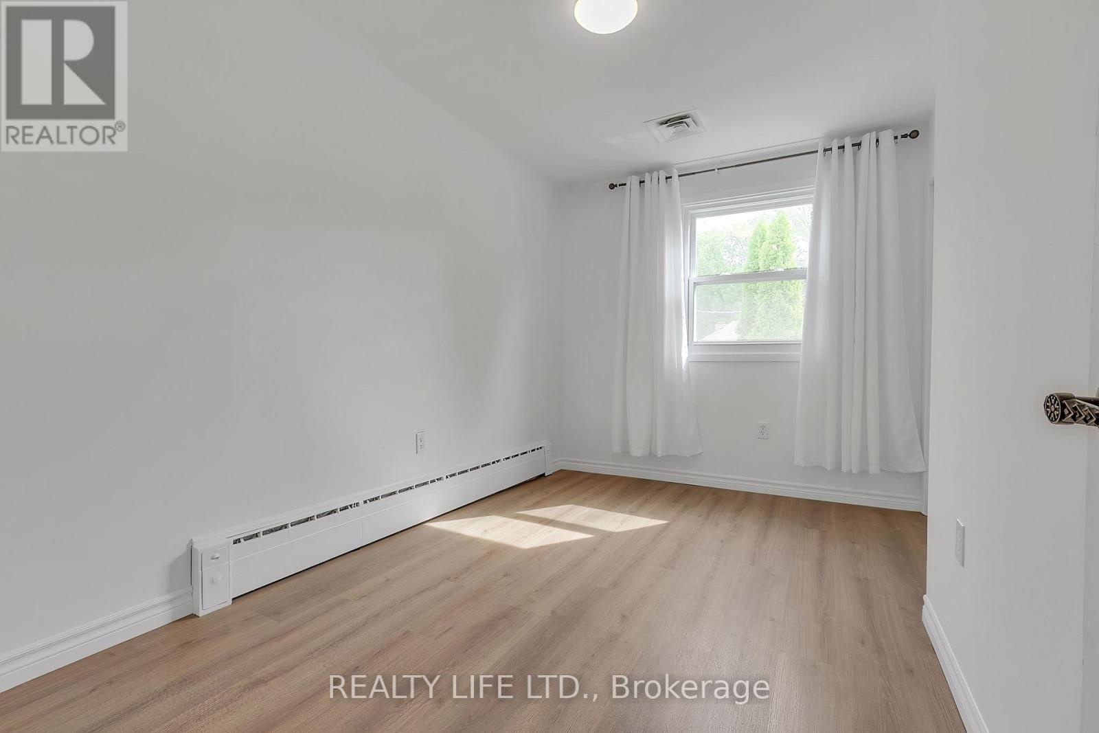 48 Bonnyview Drive, Toronto (stonegate-queensway), Ontario