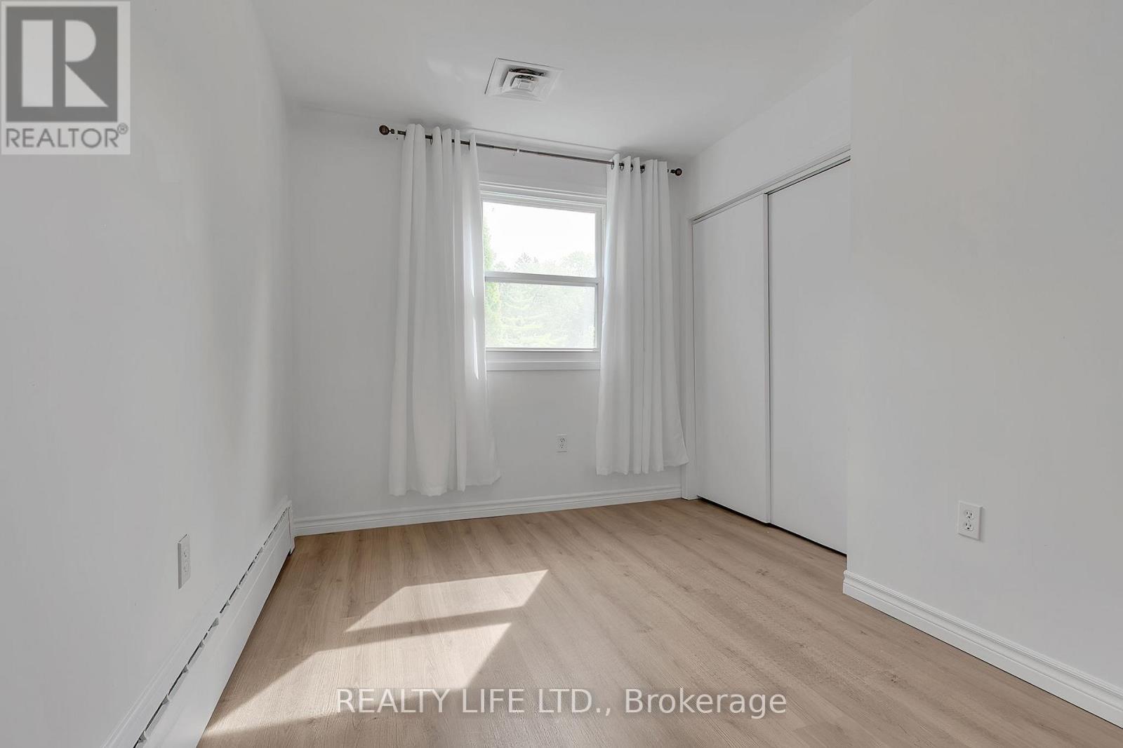 48 Bonnyview Drive, Toronto (stonegate-queensway), Ontario