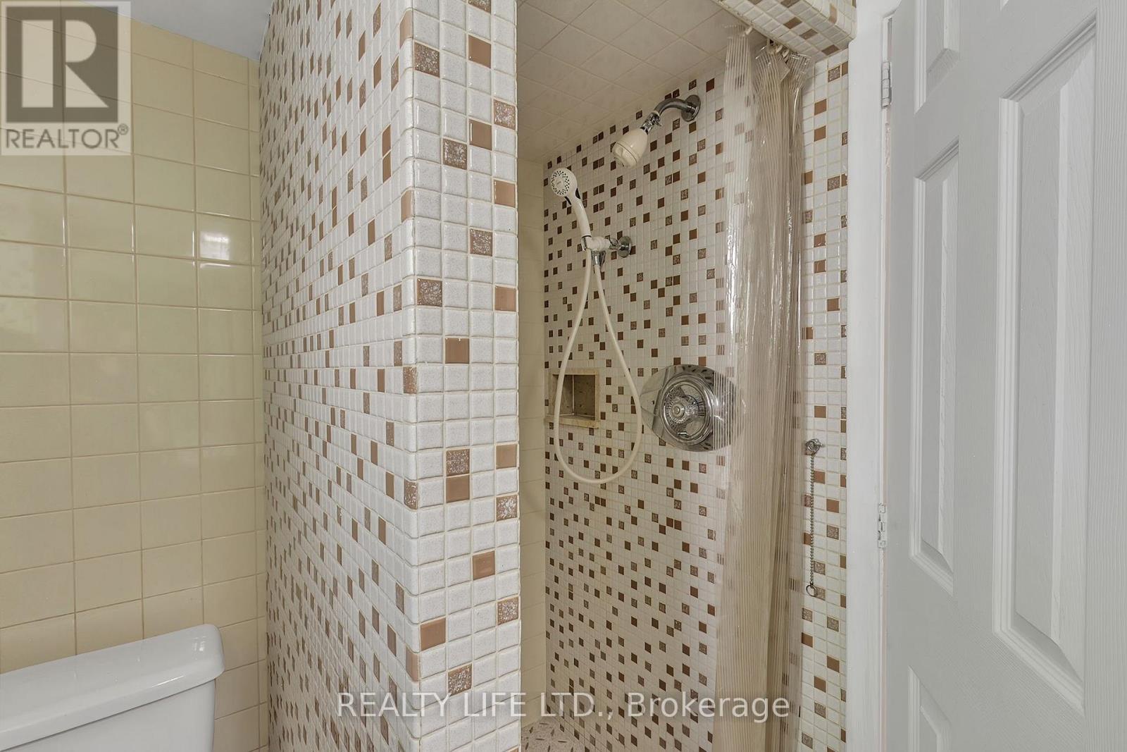 48 Bonnyview Drive, Toronto (stonegate-queensway), Ontario