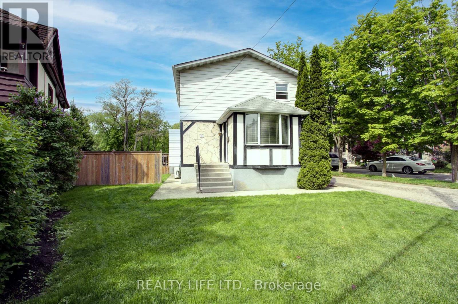 48 Bonnyview Drive, Toronto (stonegate-queensway), Ontario