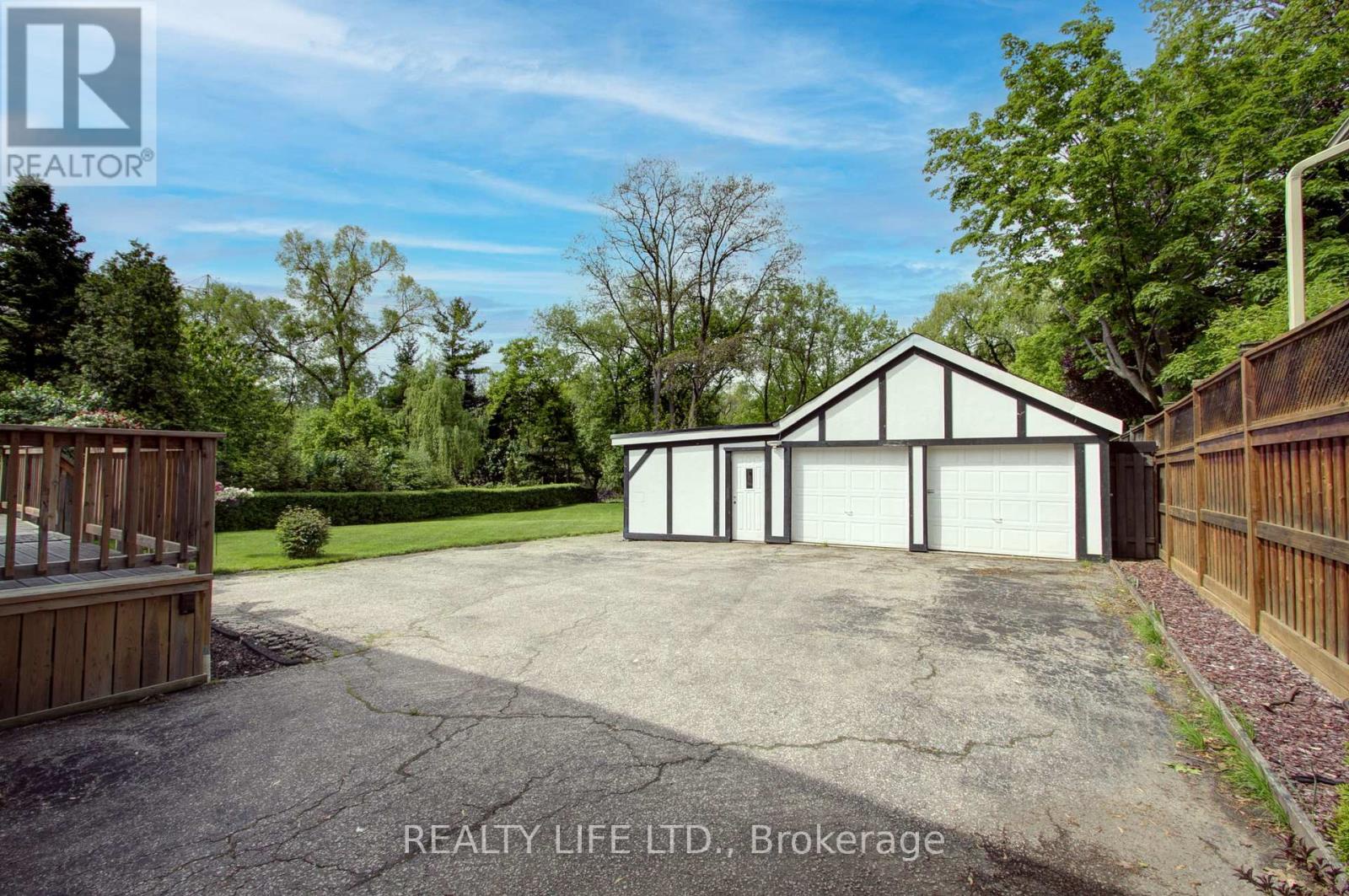 48 Bonnyview Drive, Toronto (stonegate-queensway), Ontario