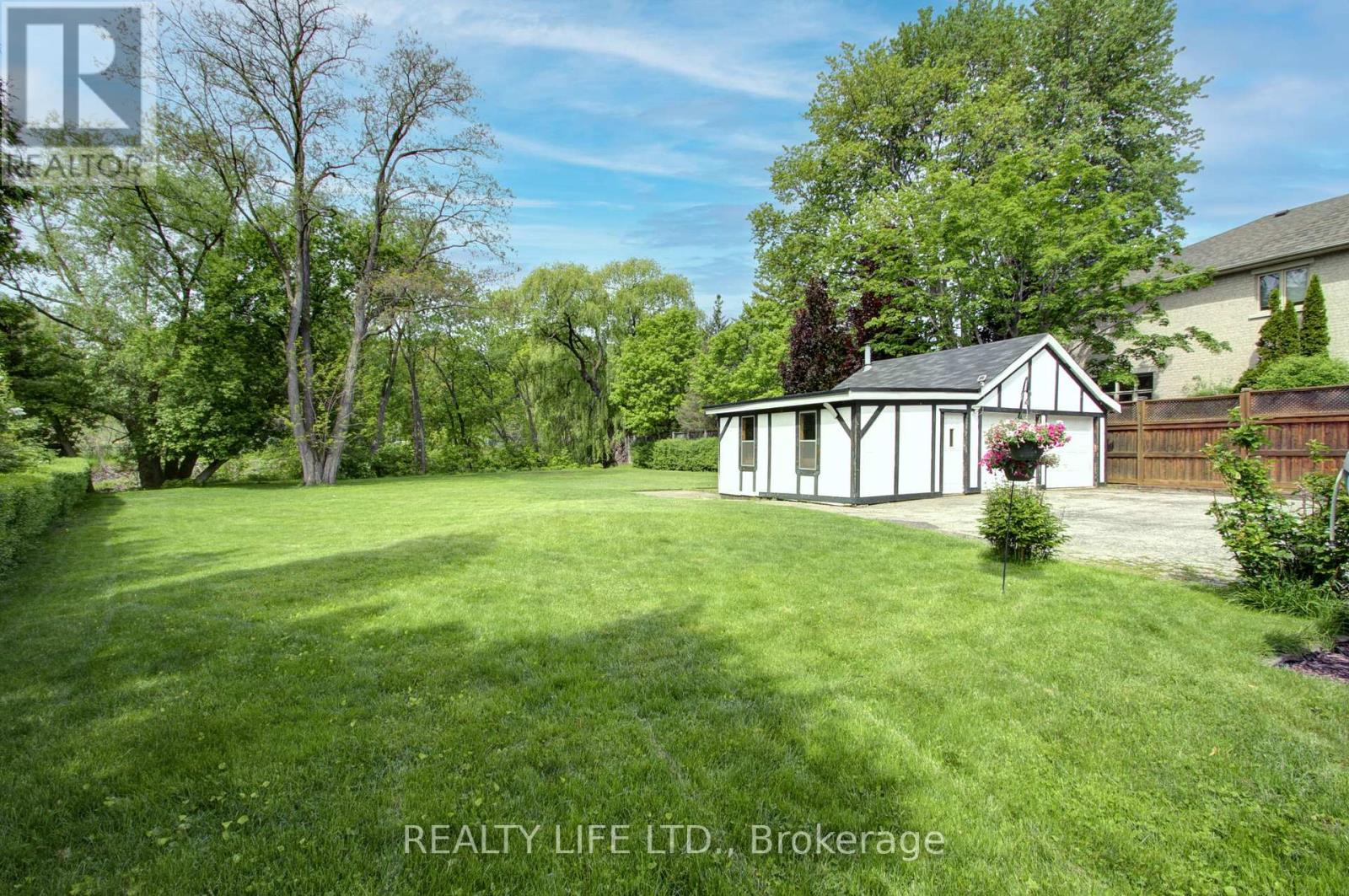 48 Bonnyview Drive, Toronto (stonegate-queensway), Ontario