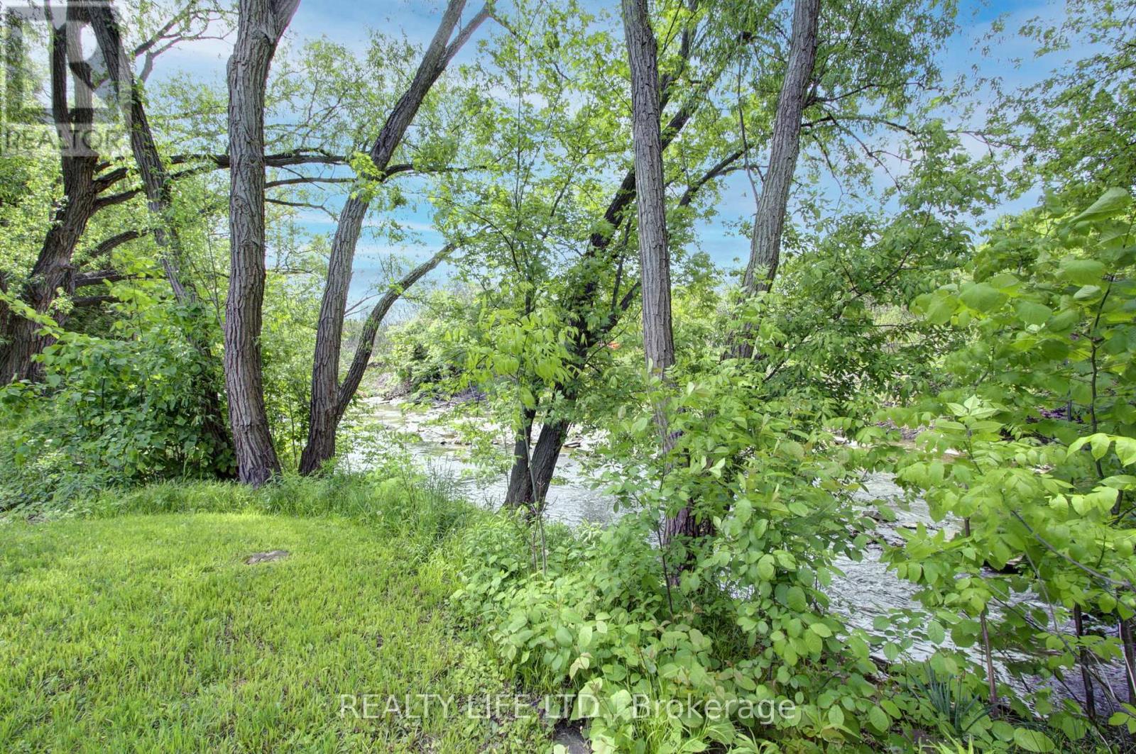 48 Bonnyview Drive, Toronto (stonegate-queensway), Ontario