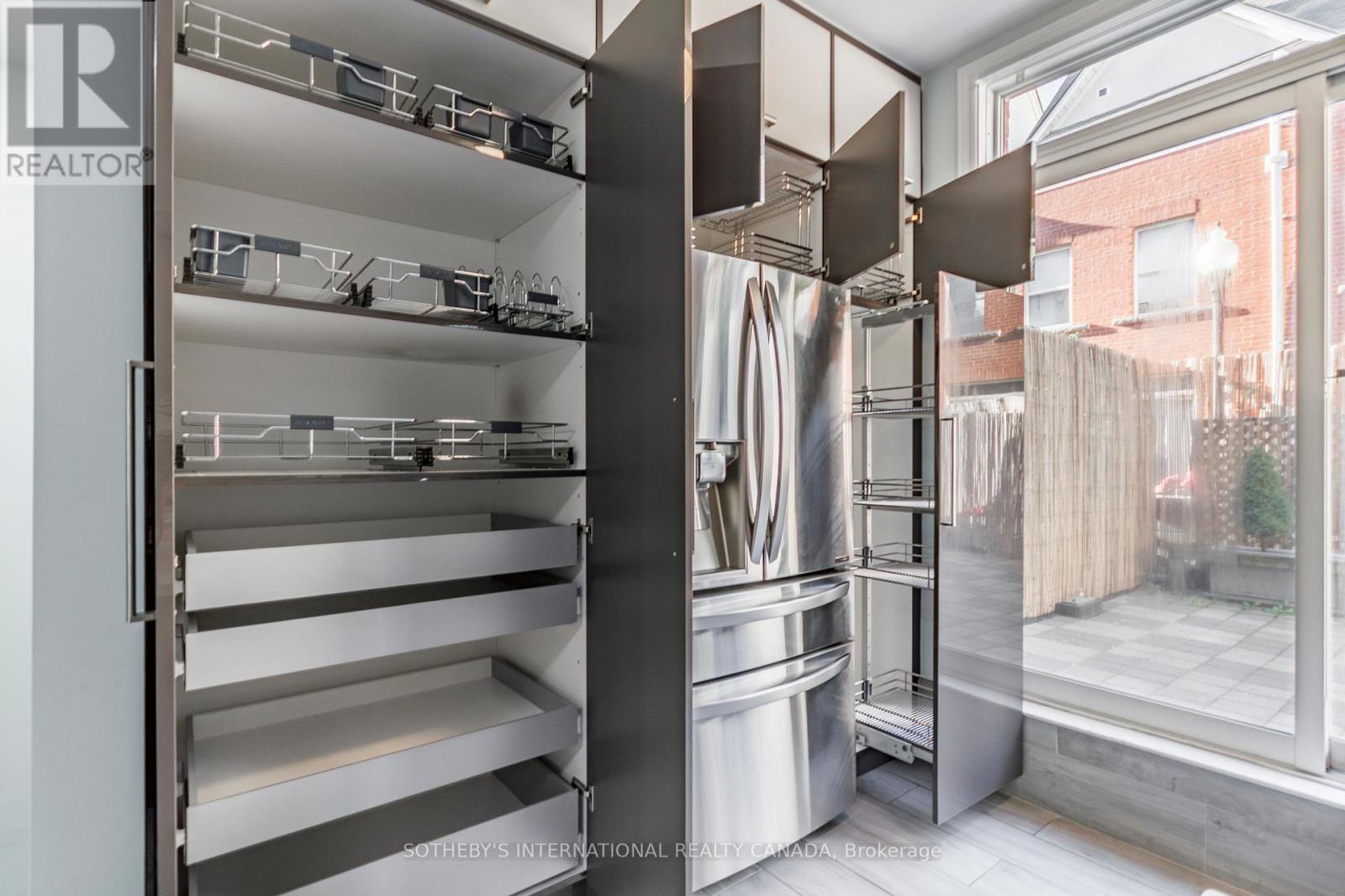 30 Michael Power Place, Toronto (islington-city Centre West), Ontario