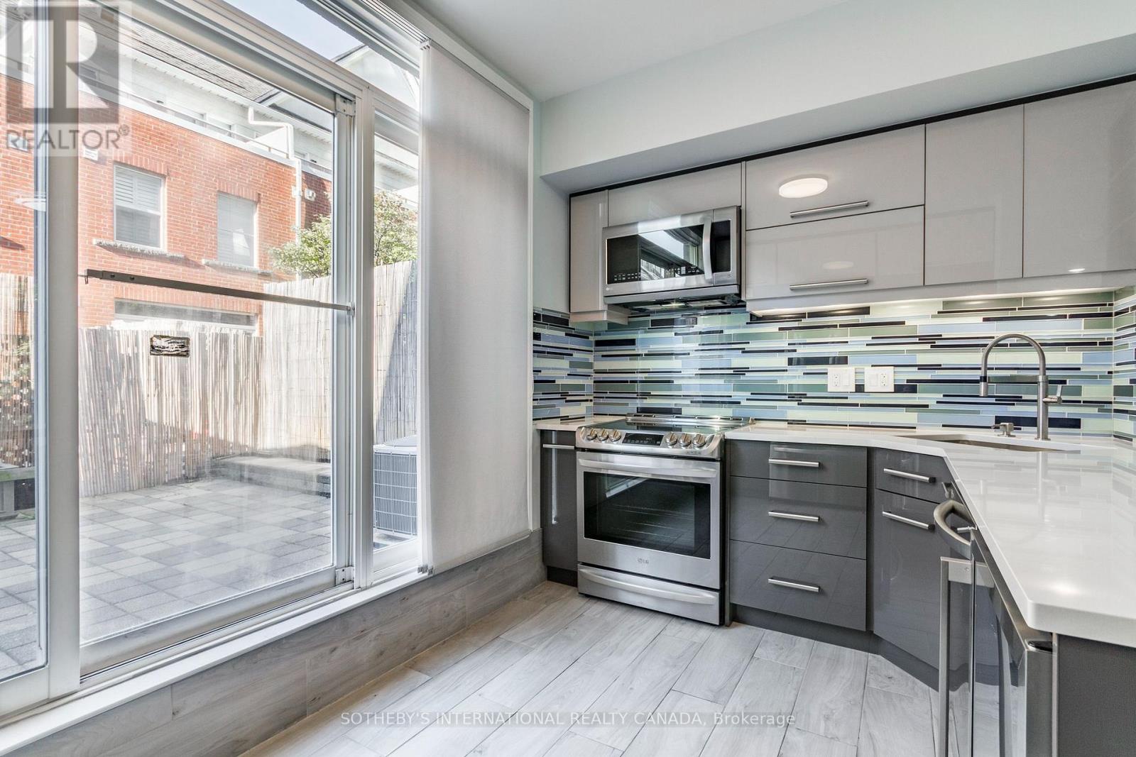 30 Michael Power Place, Toronto (islington-city Centre West), Ontario