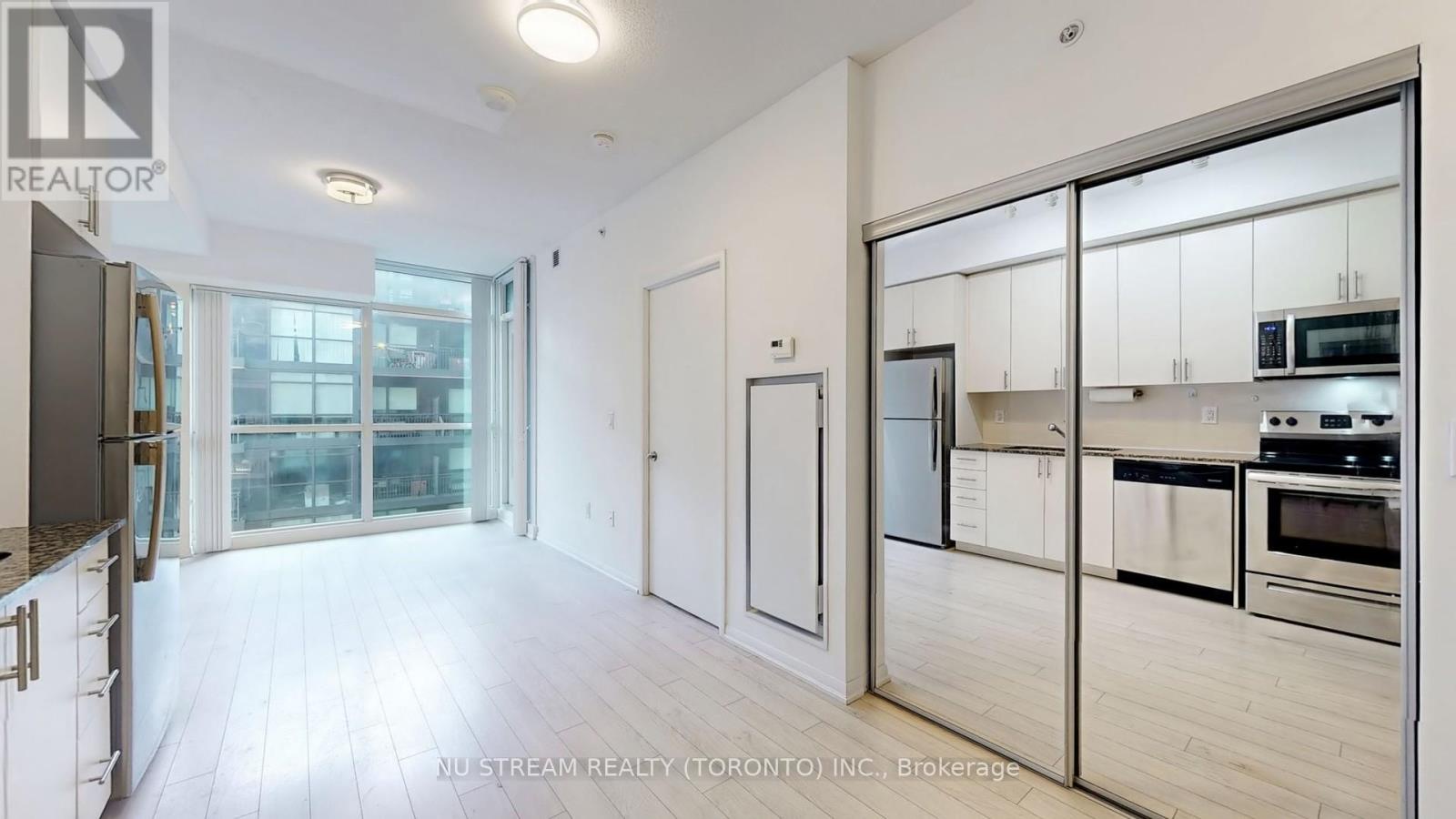 613 - 3091 Dufferin Street, Toronto (yorkdale-glen Park), Ontario