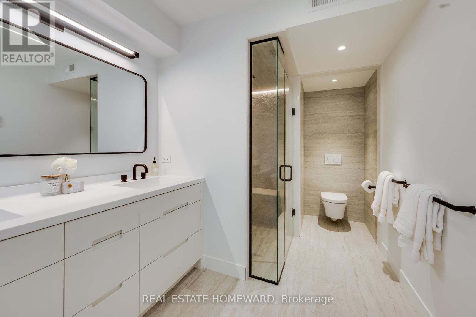 174 Kenilworth Avenue, Toronto (the Beaches), Ontario