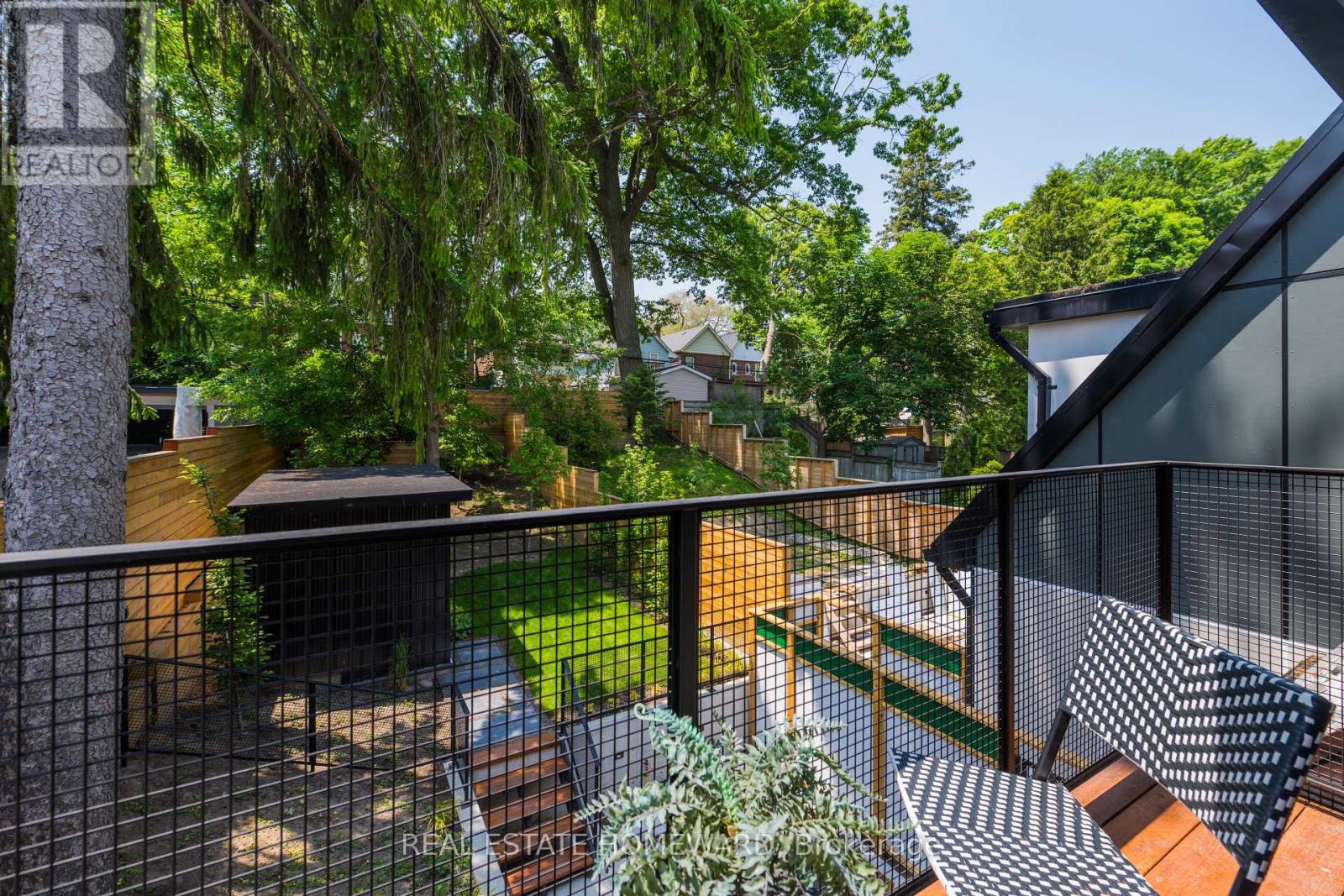 174 Kenilworth Avenue, Toronto (the Beaches), Ontario