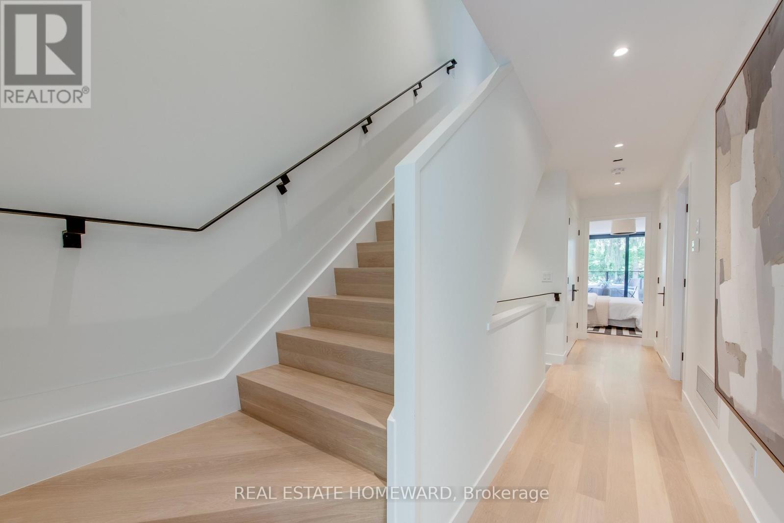 174 Kenilworth Avenue, Toronto (the Beaches), Ontario