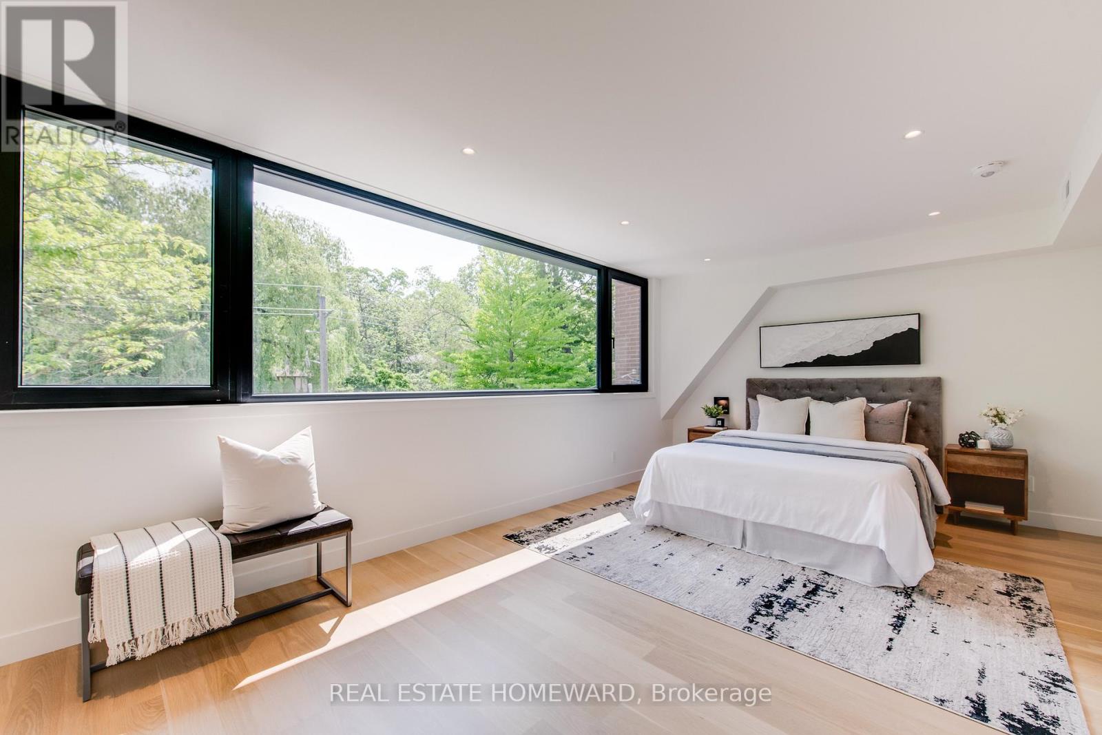 174 Kenilworth Avenue, Toronto (the Beaches), Ontario