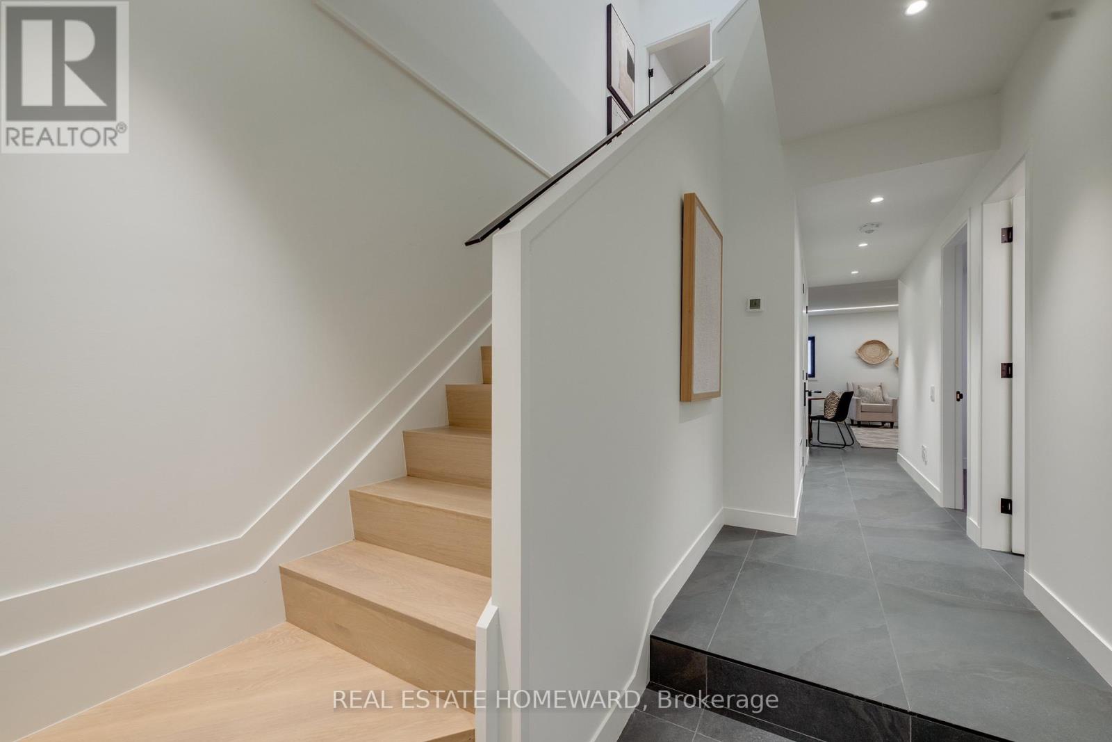 174 Kenilworth Avenue, Toronto (the Beaches), Ontario