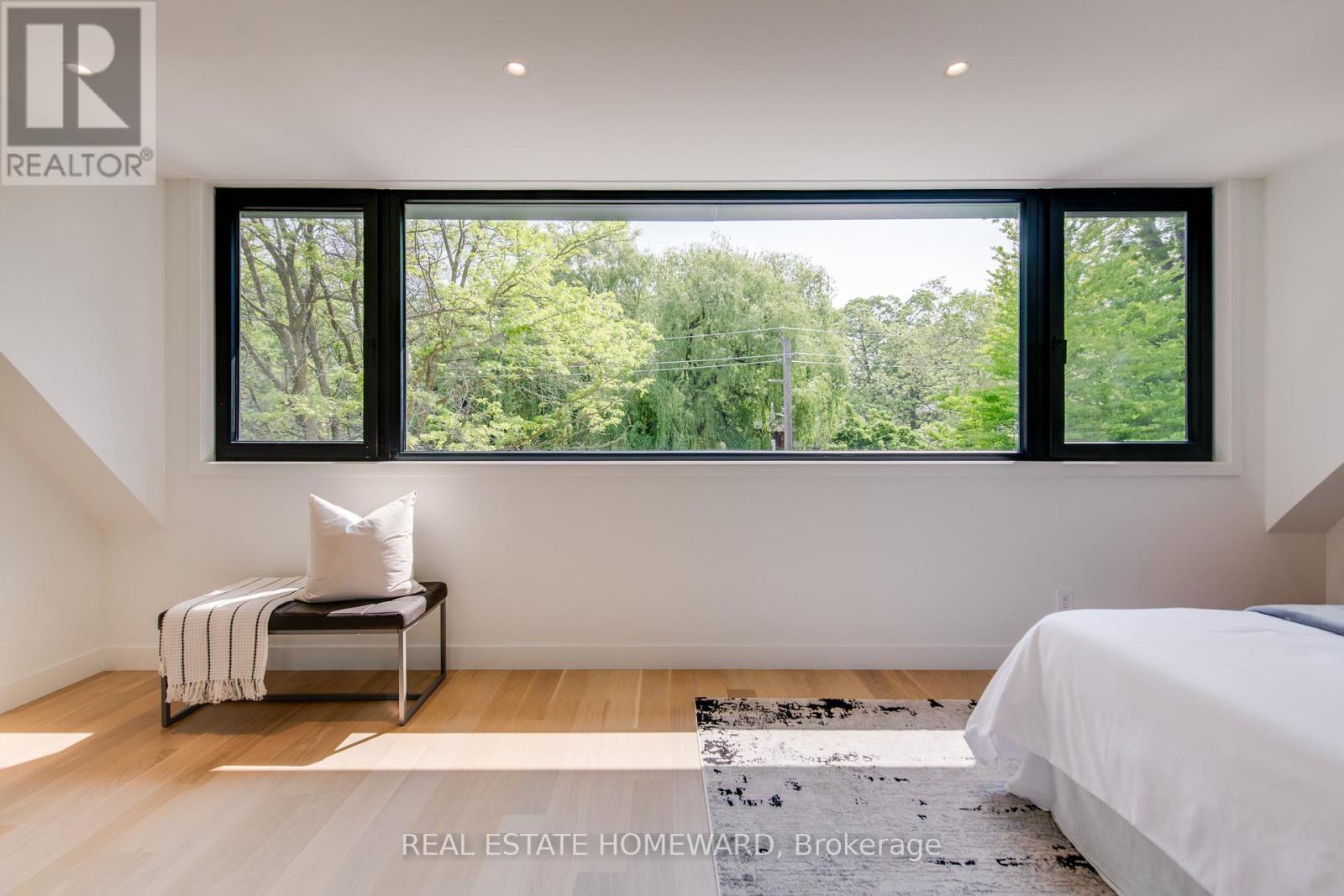 174 Kenilworth Avenue, Toronto (the Beaches), Ontario