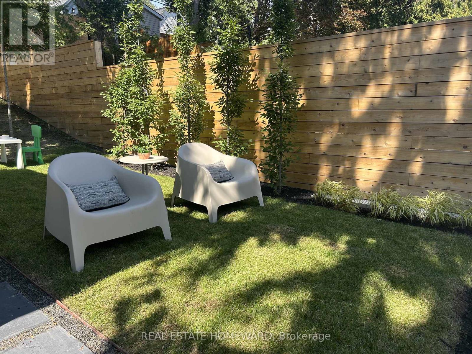 174 Kenilworth Avenue, Toronto (the Beaches), Ontario