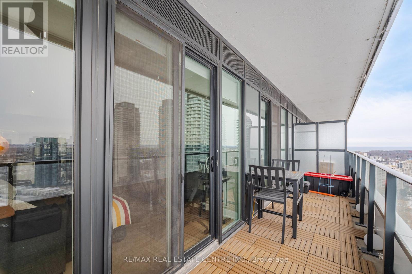 2622 - 30 Shore Breeze Drive, Toronto (mimico), Ontario