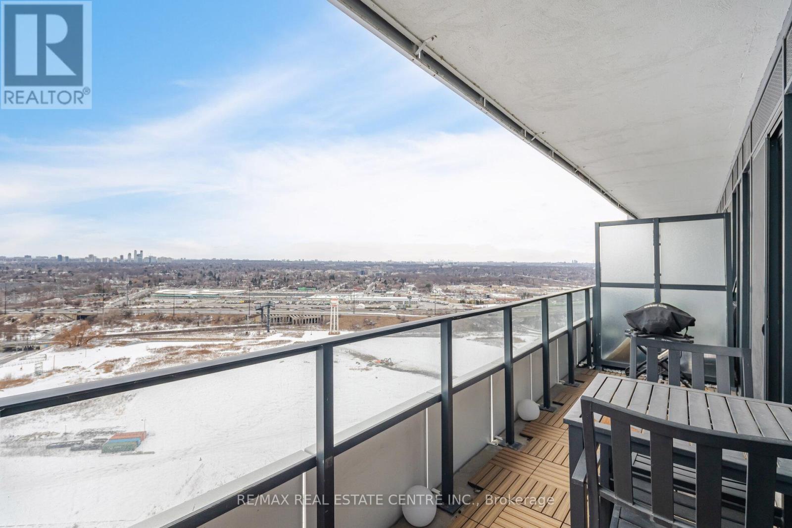 2622 - 30 Shore Breeze Drive, Toronto (mimico), Ontario