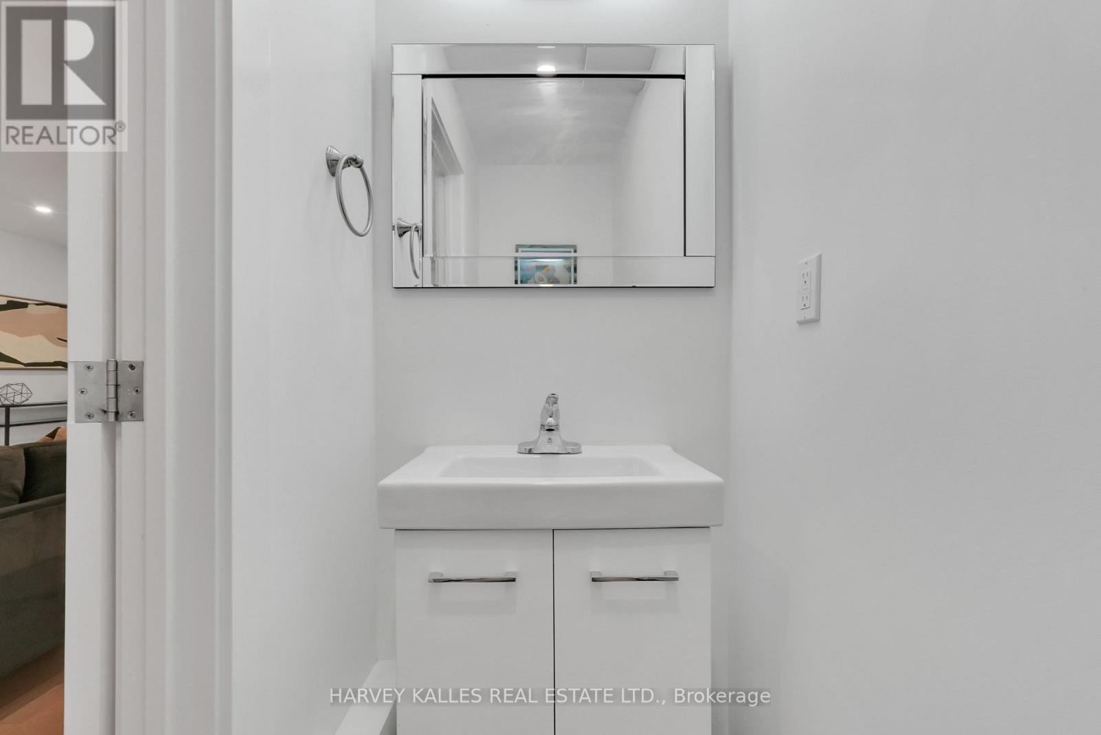 253 Albany Avenue, Toronto (annex), Ontario