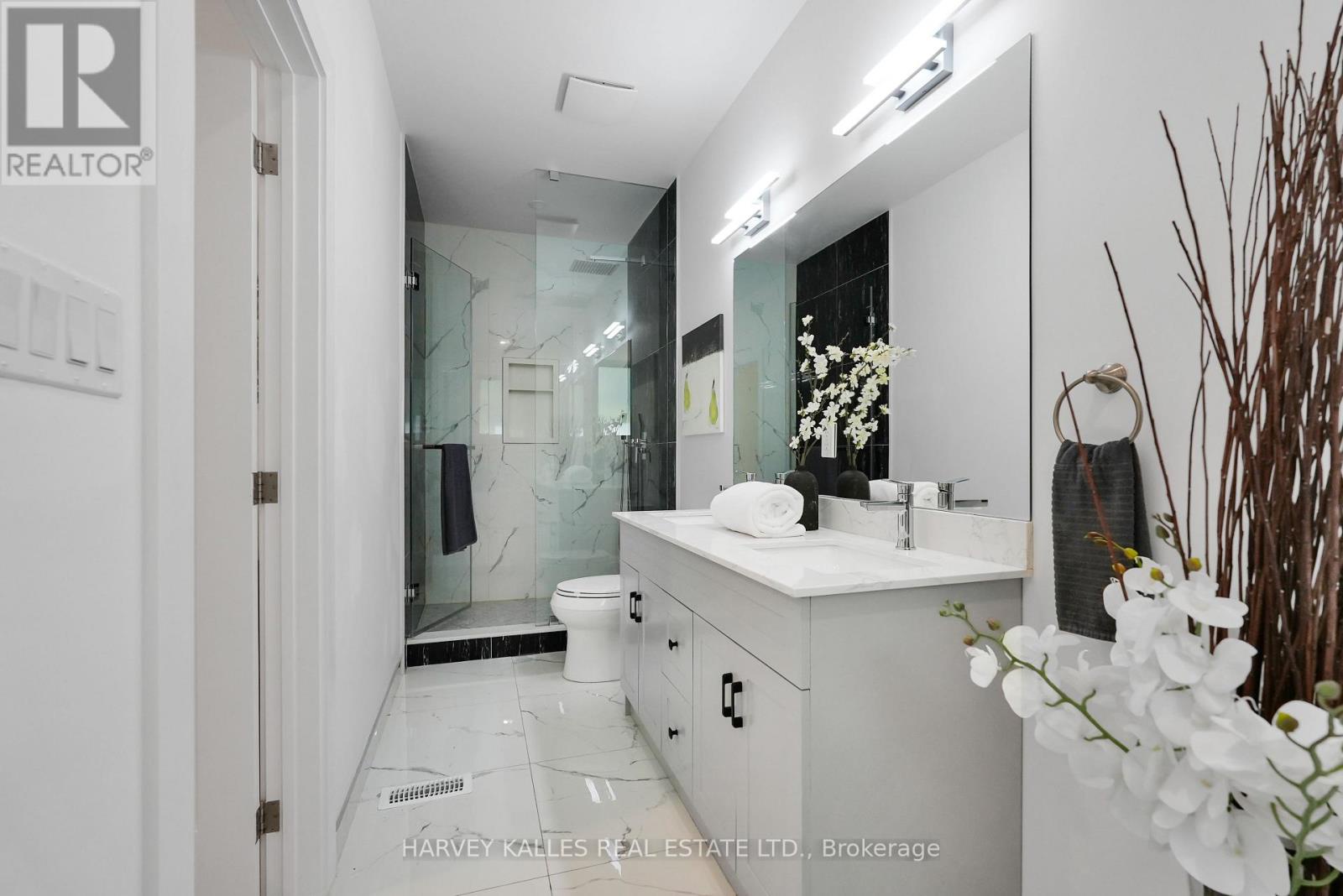 253 Albany Avenue, Toronto (annex), Ontario