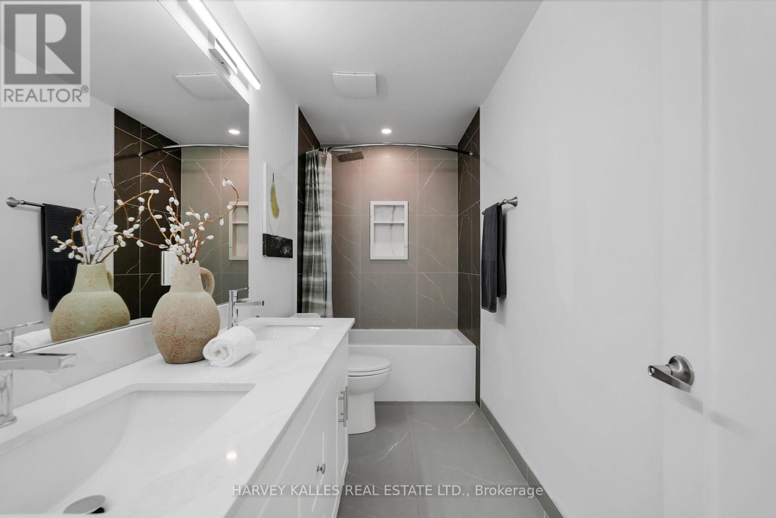 253 Albany Avenue, Toronto (annex), Ontario