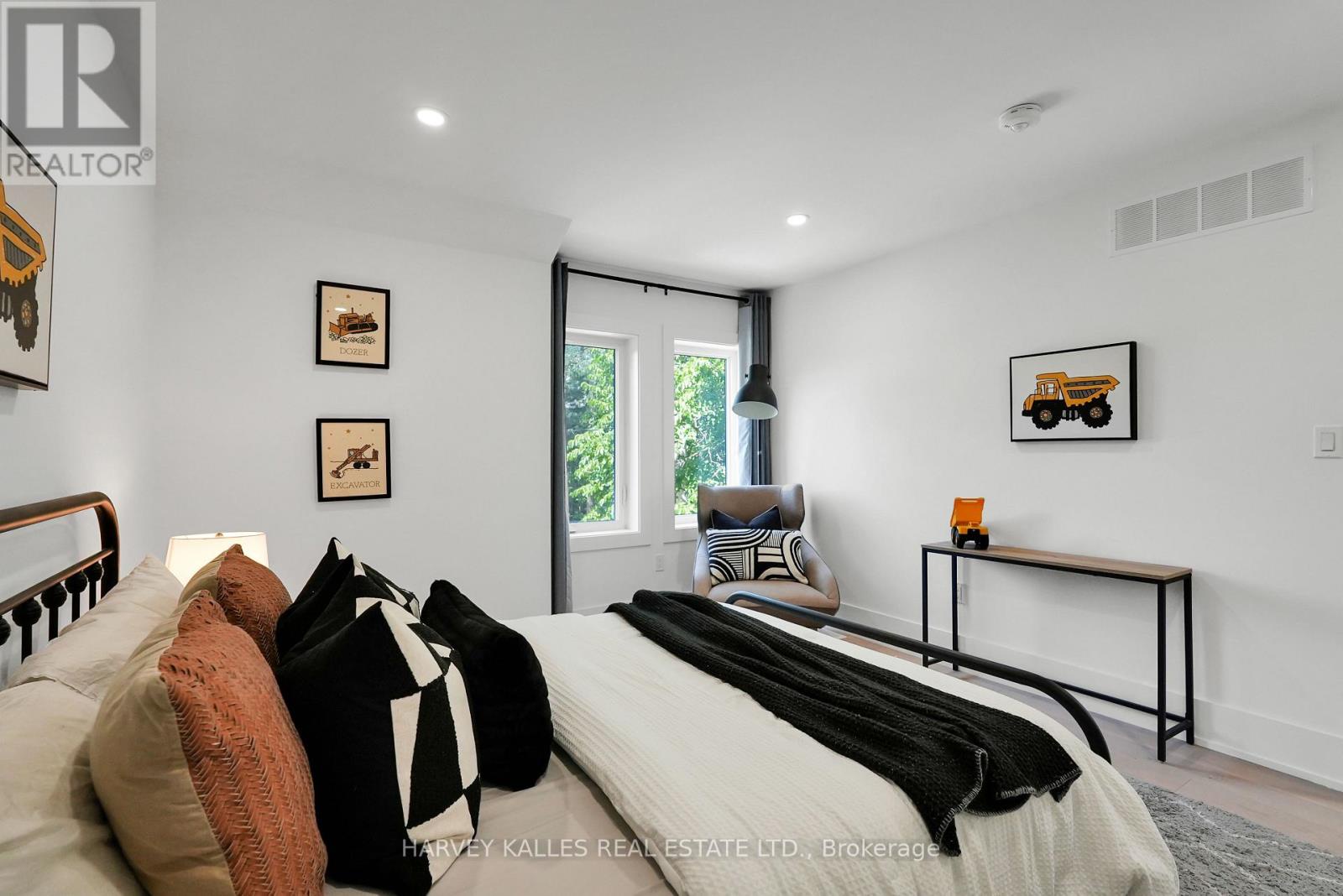 253 Albany Avenue, Toronto (annex), Ontario