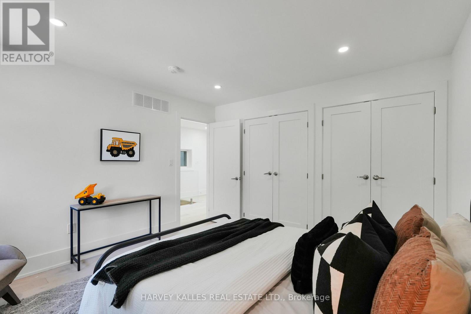 253 Albany Avenue, Toronto (annex), Ontario