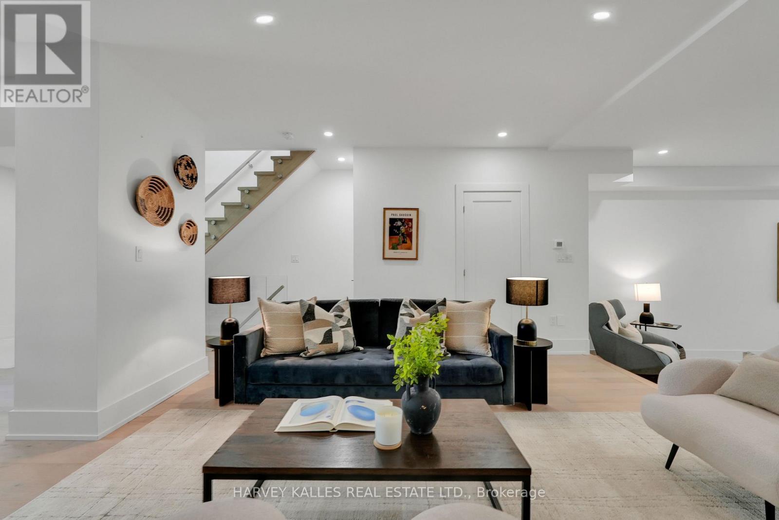 253 Albany Avenue, Toronto (annex), Ontario