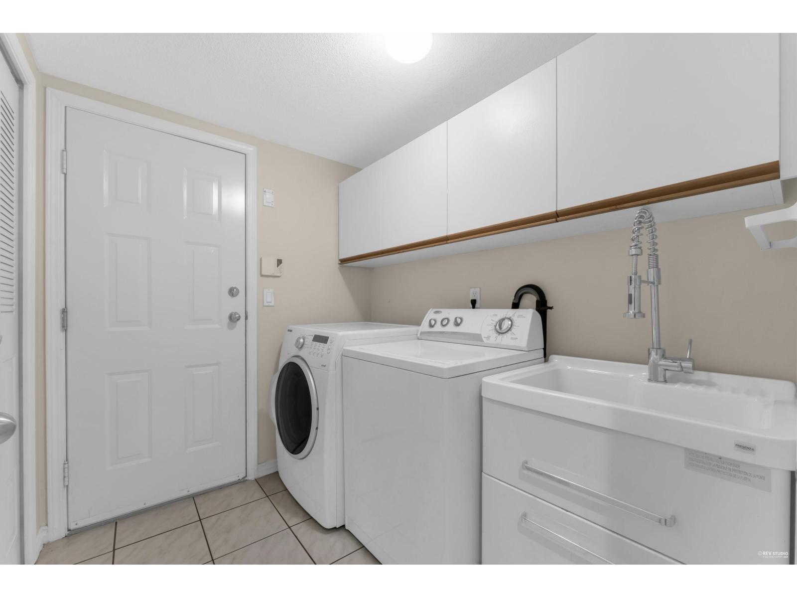 15674 101a Avenue, Surrey, British Columbia