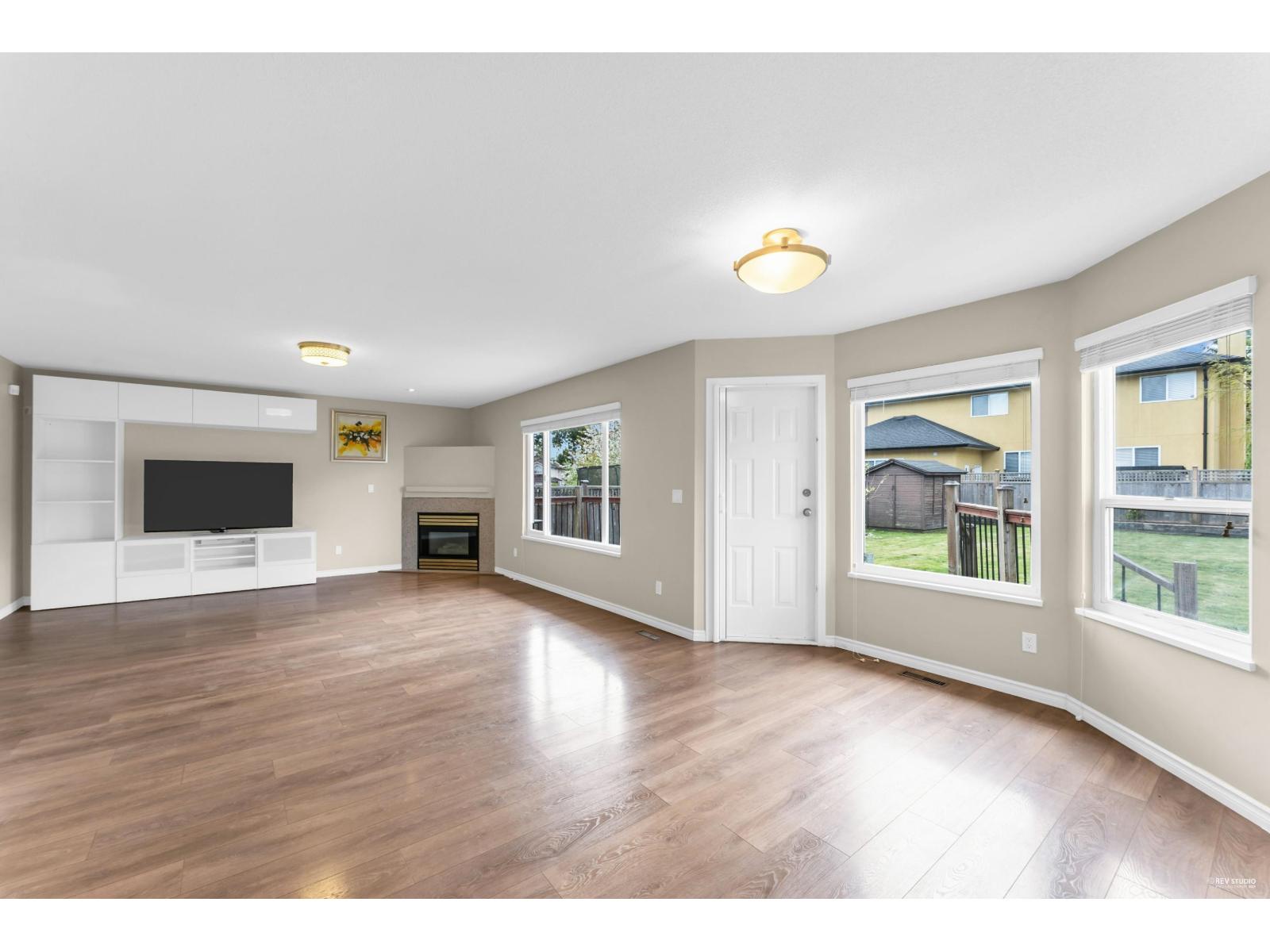 15674 101a Avenue, Surrey, British Columbia