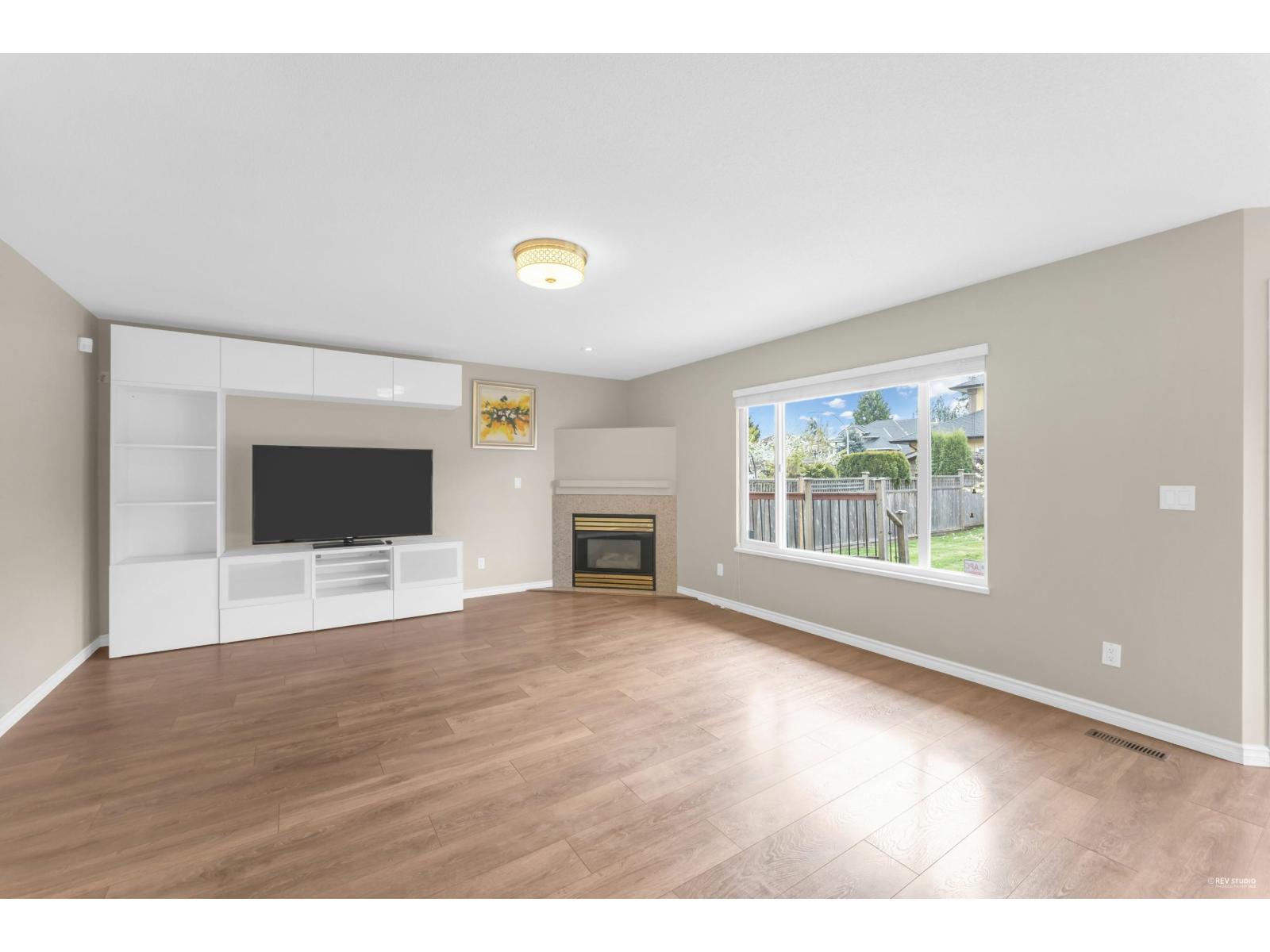 15674 101a Avenue, Surrey, British Columbia