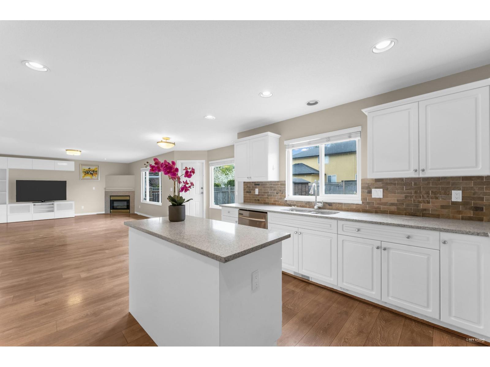 15674 101a Avenue, Surrey, British Columbia