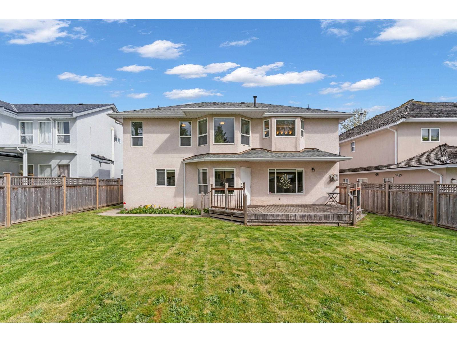 15674 101a Avenue, Surrey, British Columbia