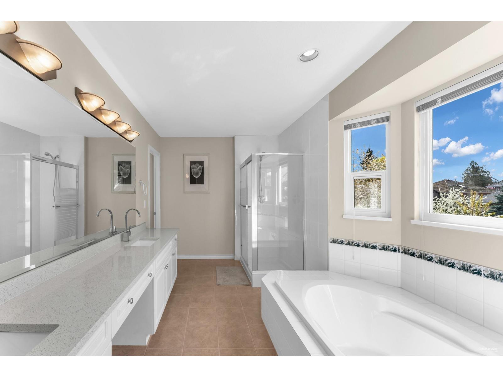 15674 101a Avenue, Surrey, British Columbia