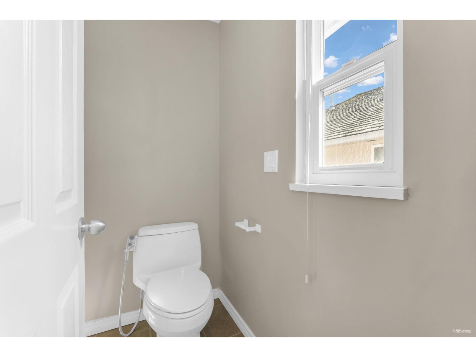 15674 101a Avenue, Surrey, British Columbia