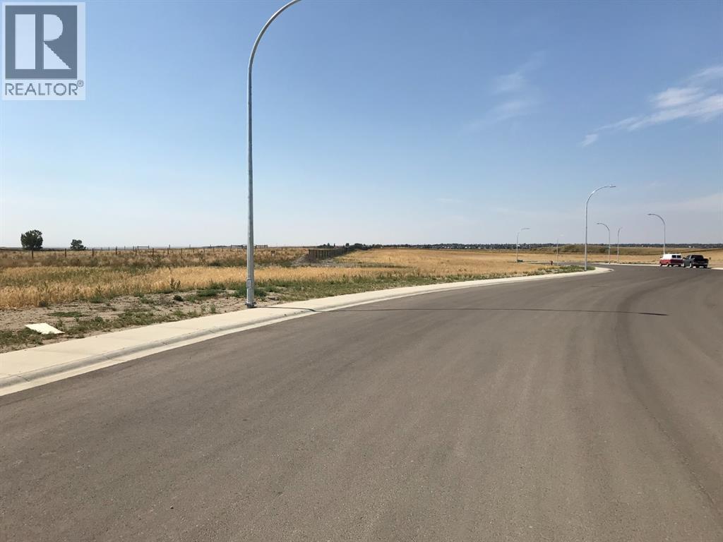 123 Sandstone Road S, Lethbridge, Alberta