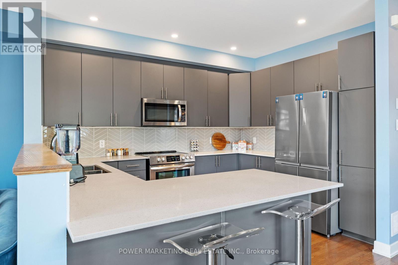 74 Finsbury Avenue, Ottawa, Ontario