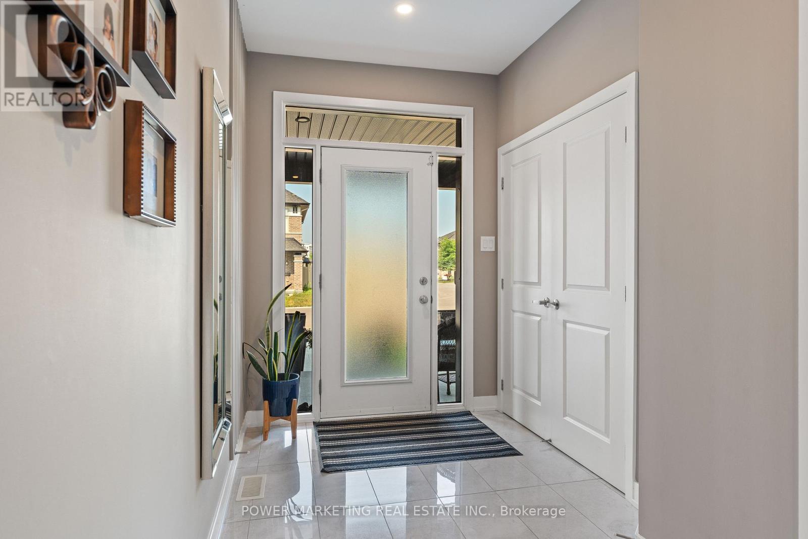 74 Finsbury Avenue, Ottawa, Ontario