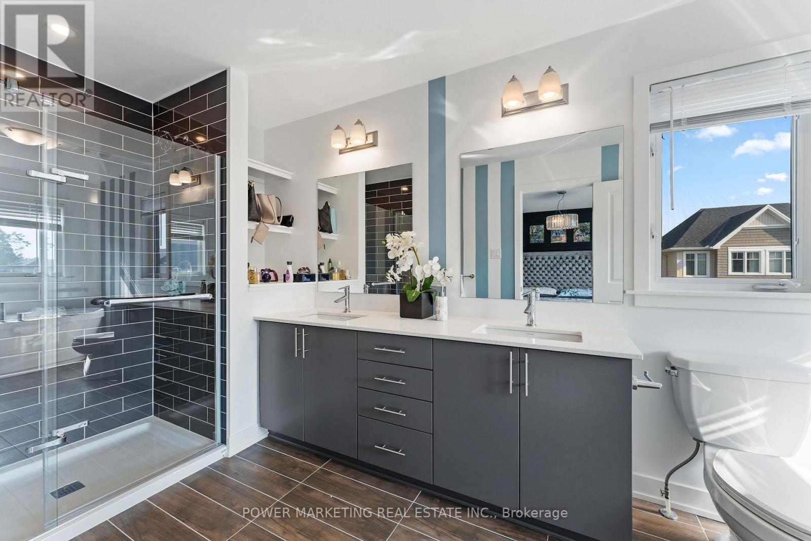 74 Finsbury Avenue, Ottawa, Ontario