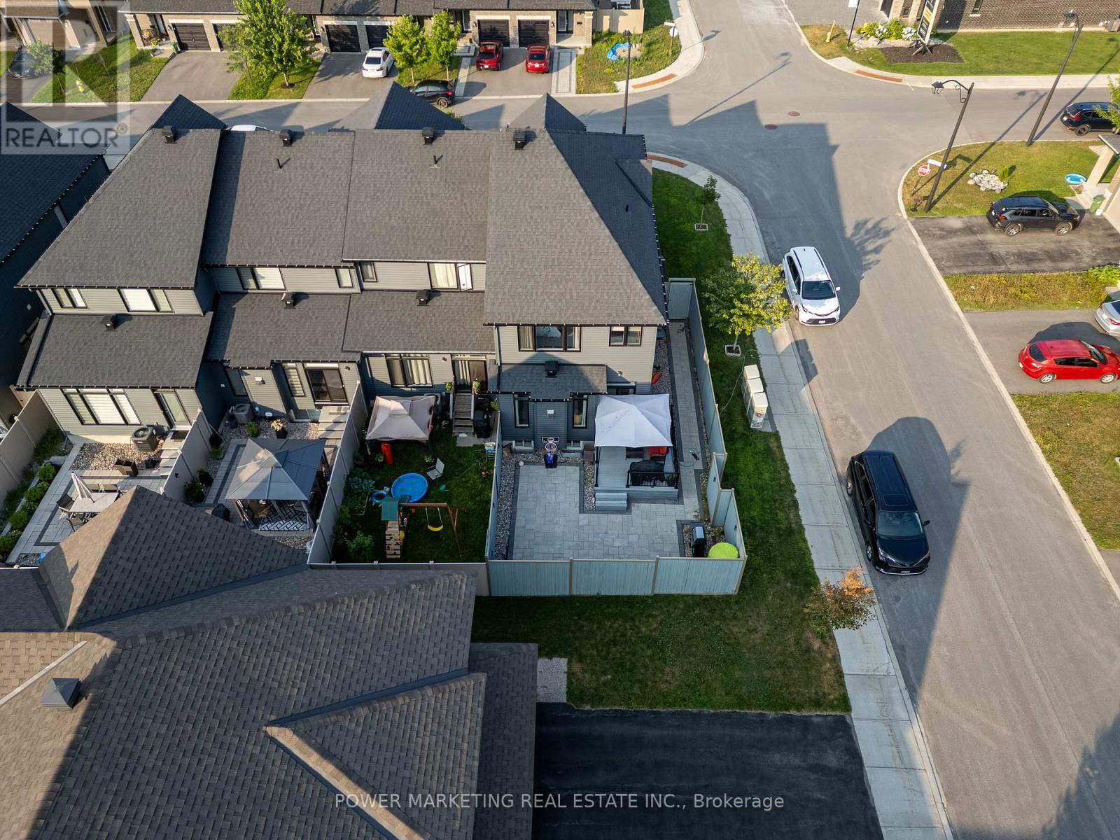 74 Finsbury Avenue, Ottawa, Ontario