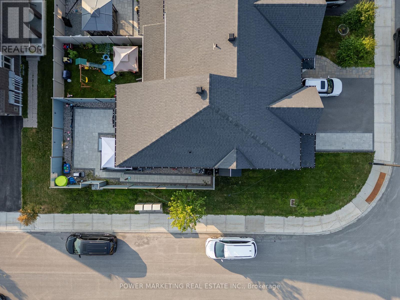 74 Finsbury Avenue, Ottawa, Ontario