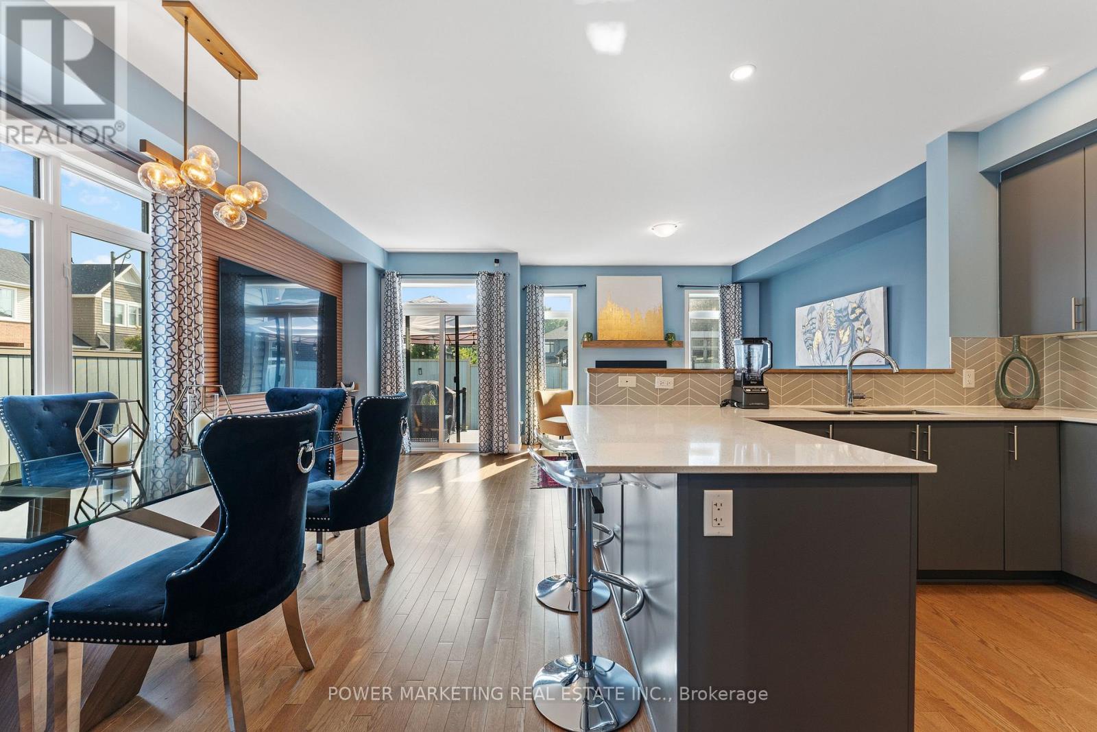 74 Finsbury Avenue, Ottawa, Ontario