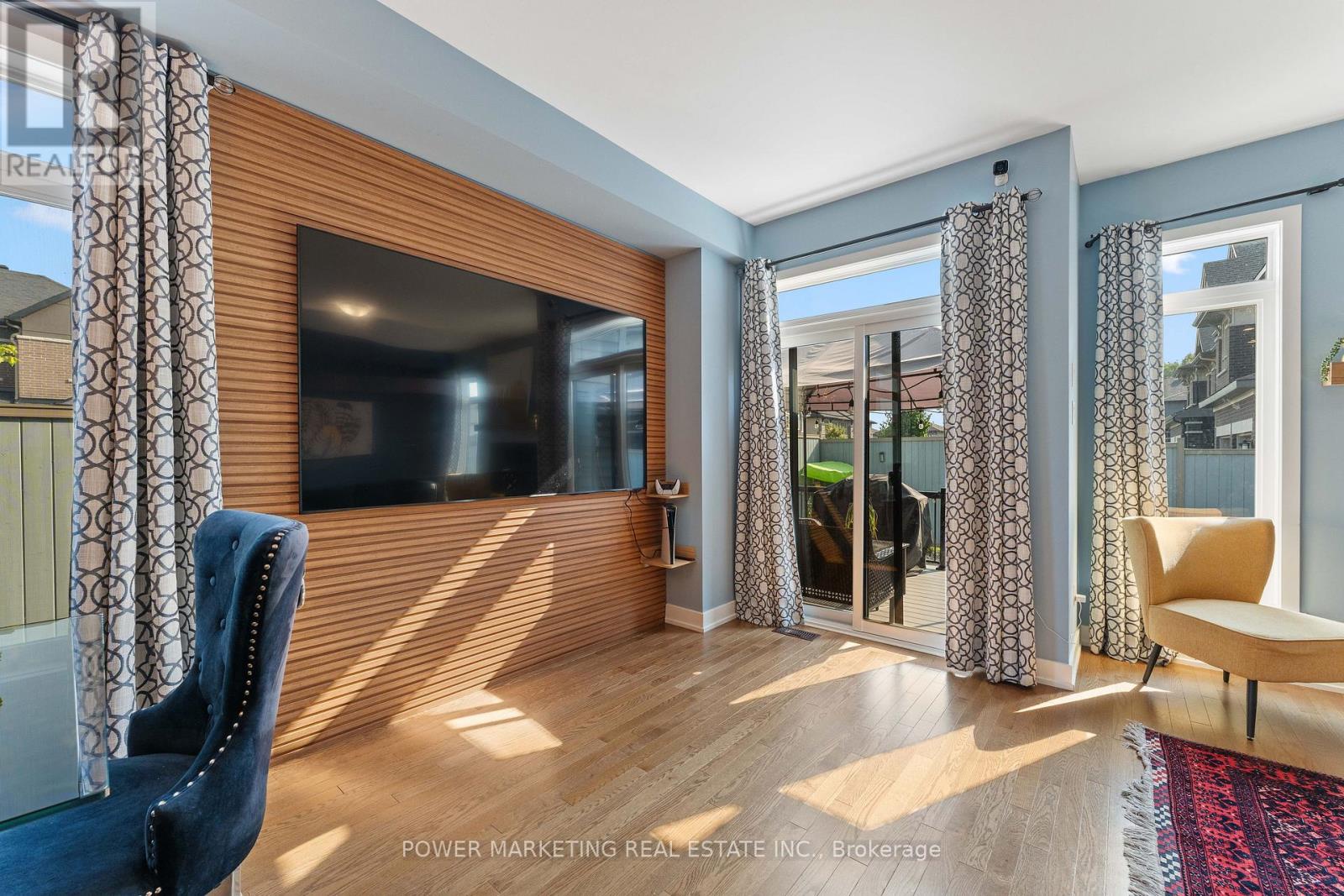 74 Finsbury Avenue, Ottawa, Ontario