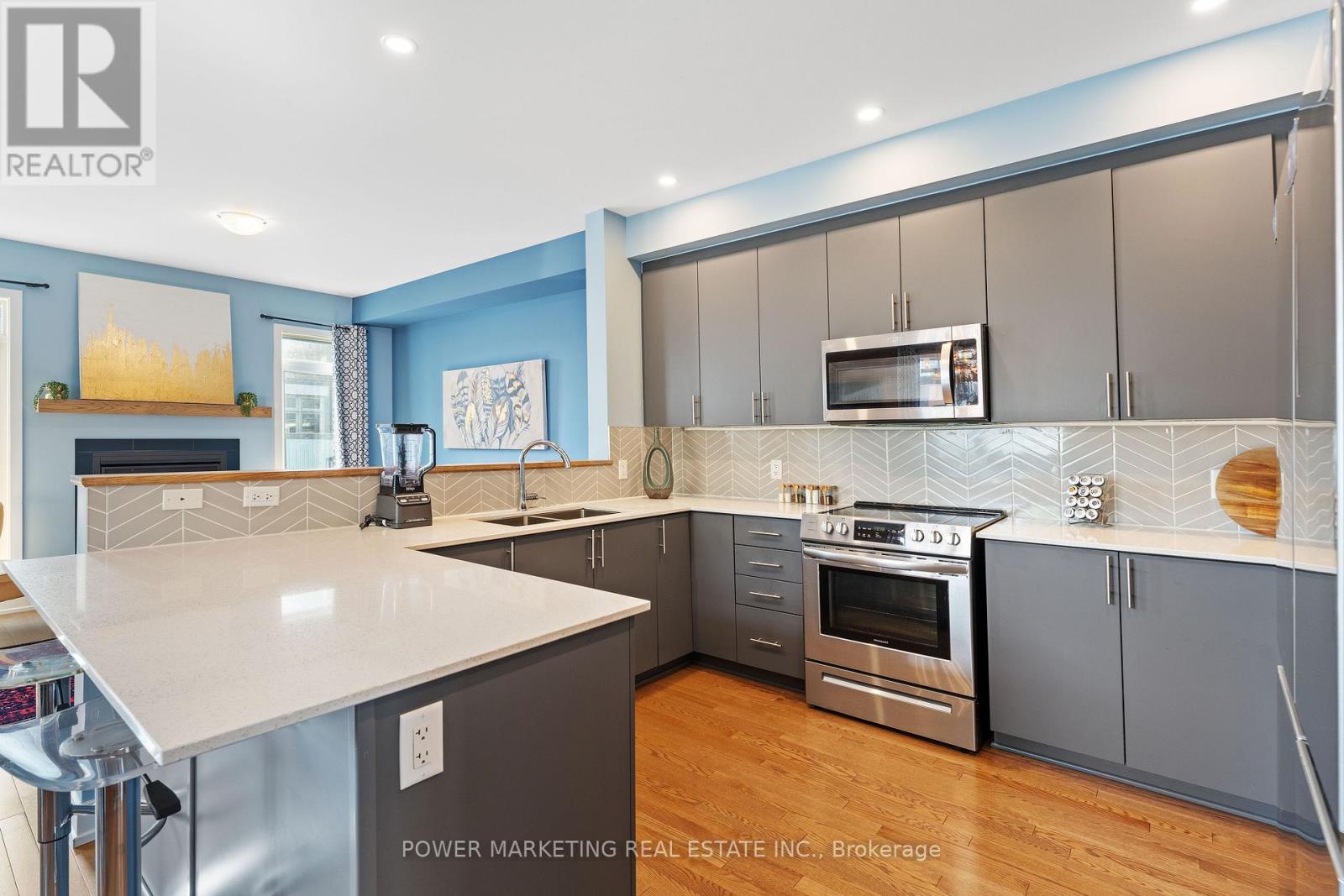 74 Finsbury Avenue, Ottawa, Ontario